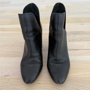 Steve Madden Sleek Black Ankle Booties